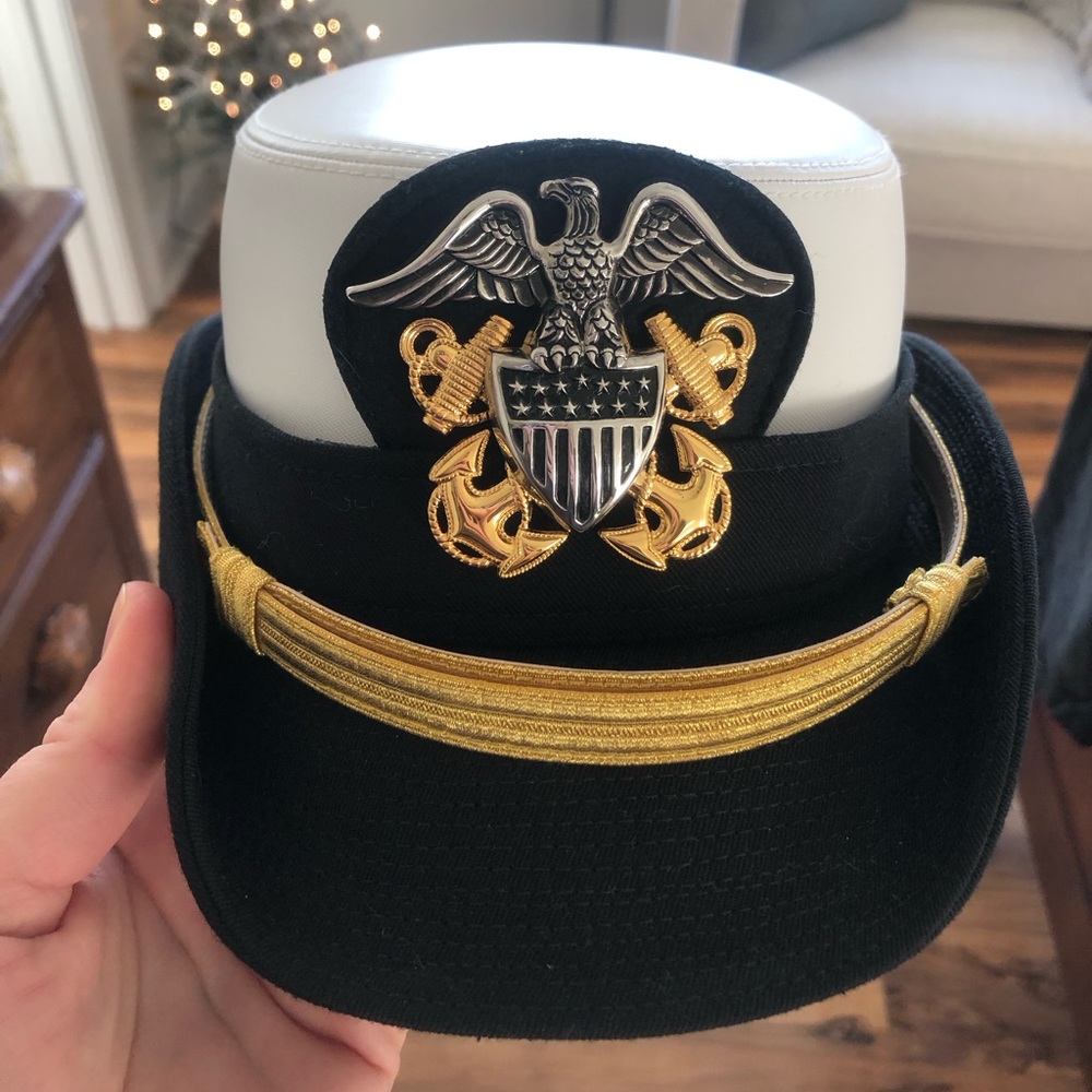 Navy Women’s “Bucket Cover” sz 22, EUC